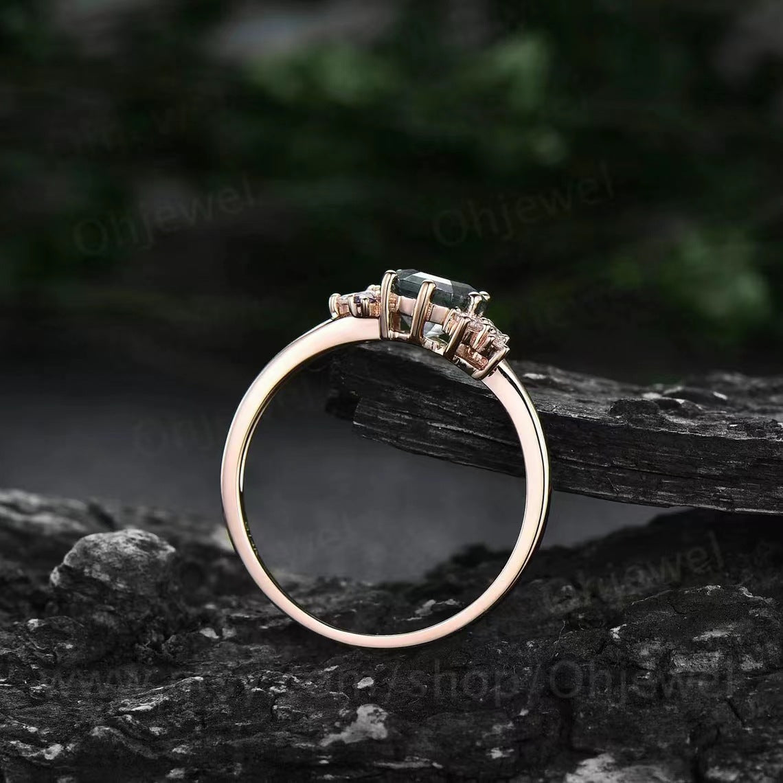 Six-claw Prismatic Inlaid Zircon Ring