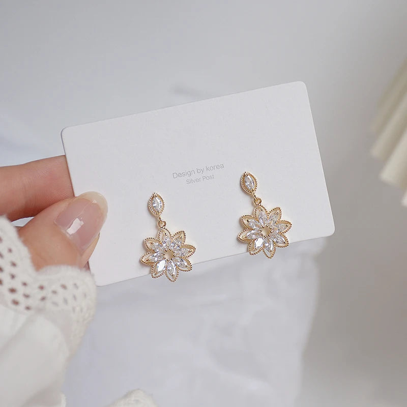 14K Real Gold Dainty Korean Flower Earrring for Women Bling AAA Zirconia Hollow Lace Stud Earring Wedding Brincos Bijoux Gift